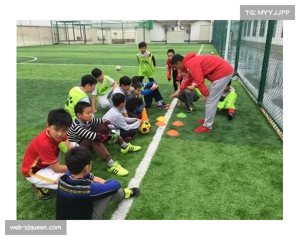 意甲俱乐部开放日,青少年足球训练营活动火热举行 意甲俱乐部开放日,青少年足球训练营活动火热举行