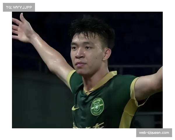 中国19岁前锋王钰栋获德乙球队青睐,或复刻古广明留洋路径 中国19岁前锋王钰栋获德乙球队青睐,或复刻古广明留洋路径